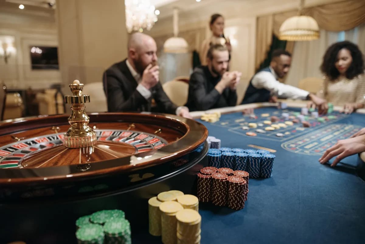 Baccarat trực tuyến — cách chơi cho người mới bắt đầu